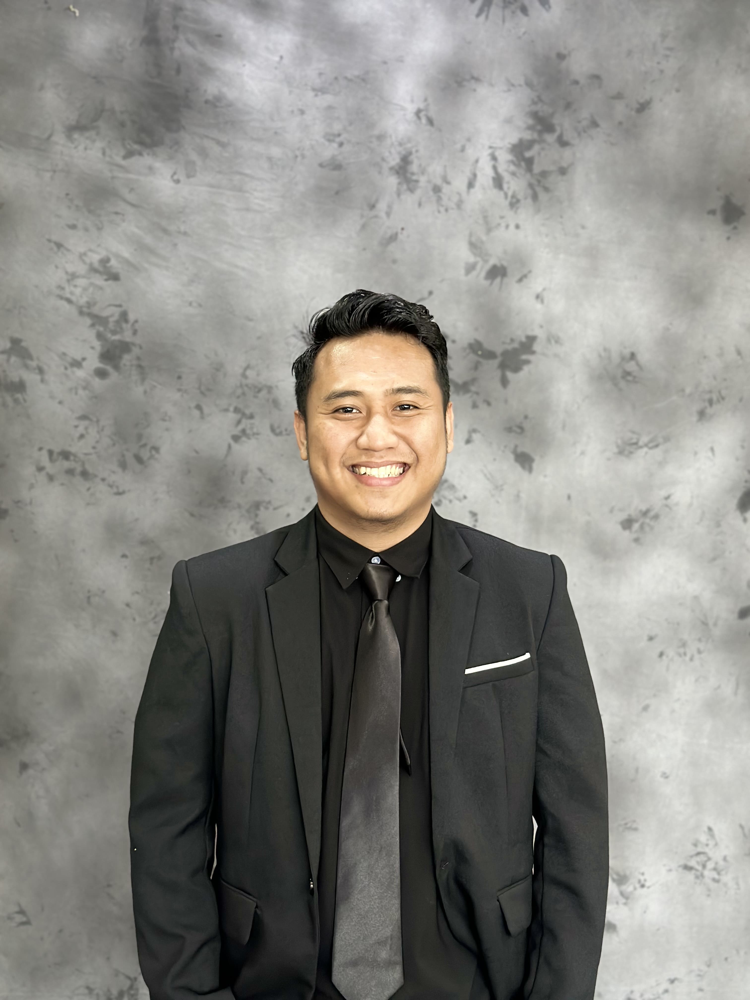 Leo Calvin, S.Ak., M.Ak., Ak., CA., CPLA